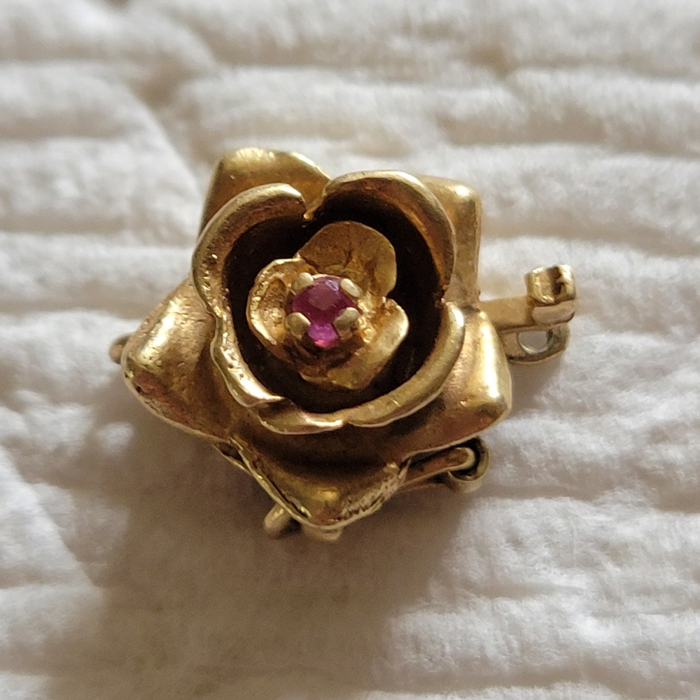 Vintage 14k Marked Clasp with Stone